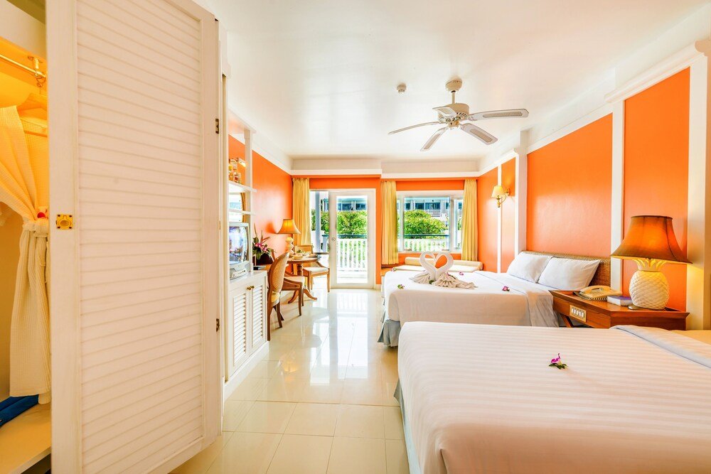 Andaman Seaview Hotel - Tap to explore photos