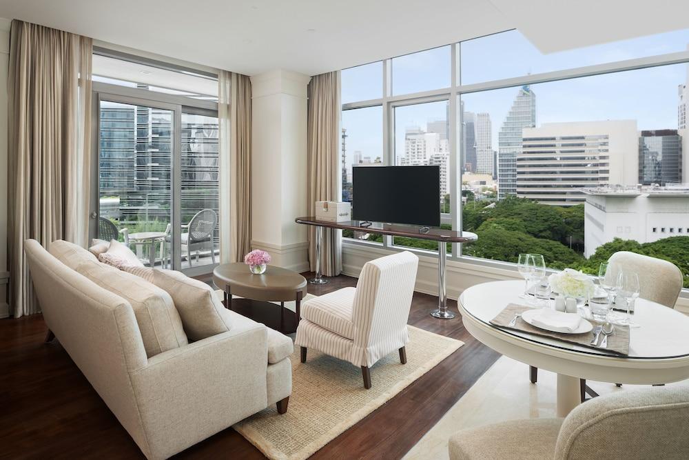 Oriental Residence Room Type - Club Room, 1 Bedroom, Corner (Prestige)