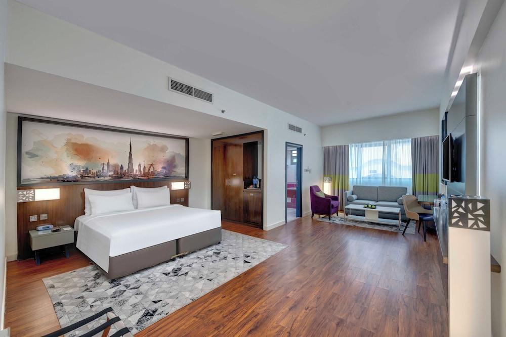 Howard Johnson Plaza by Wyndham, Dubai Deira Room Type - Junior Suite, 1 King Bed, Non Smoking