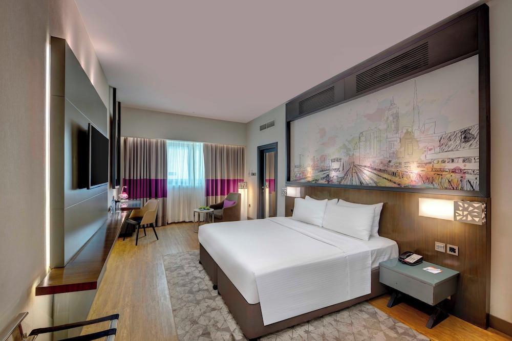 Howard Johnson Plaza by Wyndham, Dubai Deira Room Type - 1 King Bed, Executive Mobility Accessible Room, Non-Smoking