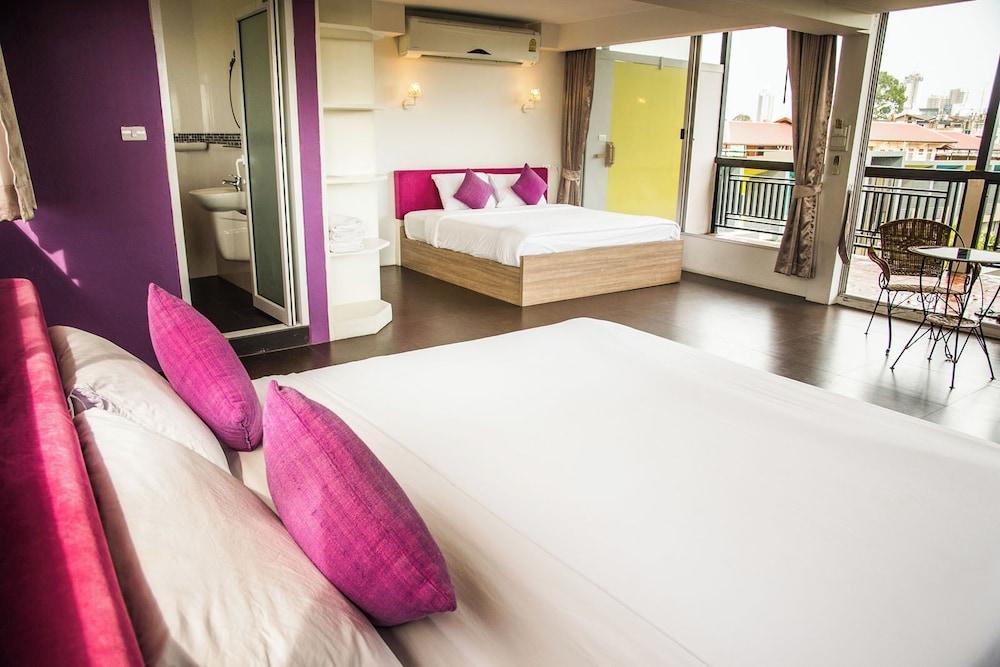 Lantana Pattaya Hotel & Resort Room Type - Family Double Room, 1 Bedroom, Non Smoking, Pool View