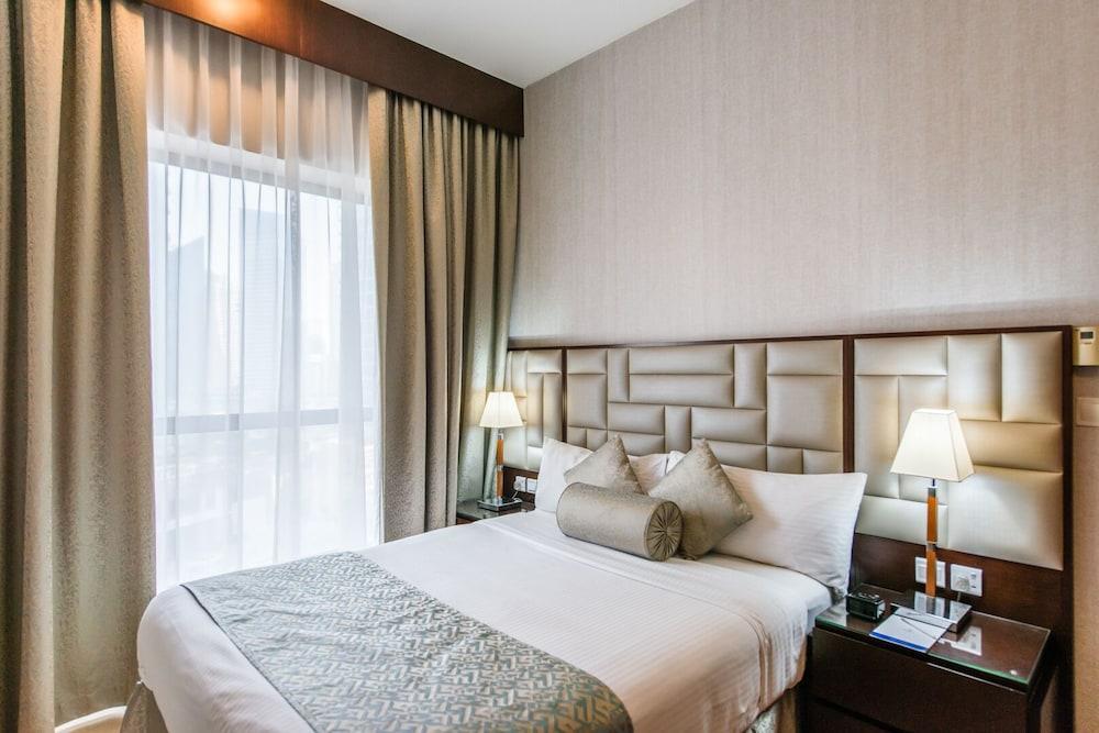 SUHA JBR Room Type - Three Bedroom Deluxe Apartment