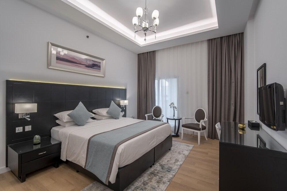 Rose Garden Hotel Apartments Barsha Room Type - Premium Two Bedroom Apartment balcony