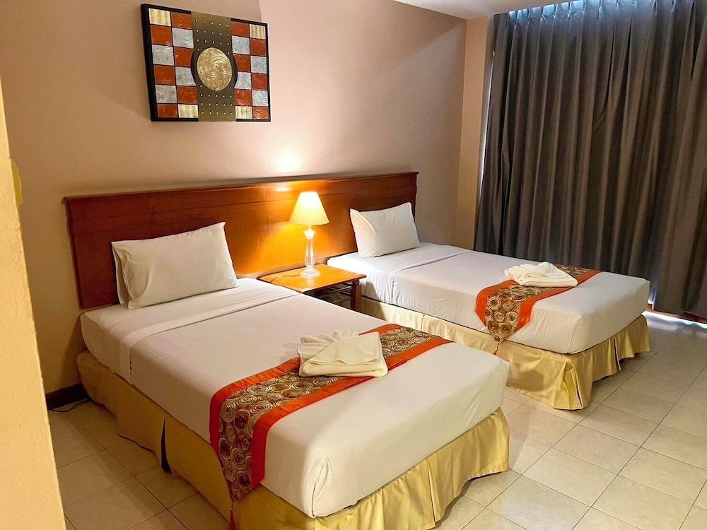Crown Pattaya Beach Hotel - Tap to explore photos