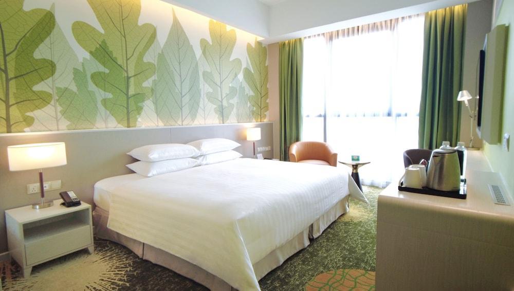 Sunway Velocity Hotel Kuala Lumpur Room Type - Deluxe King Room