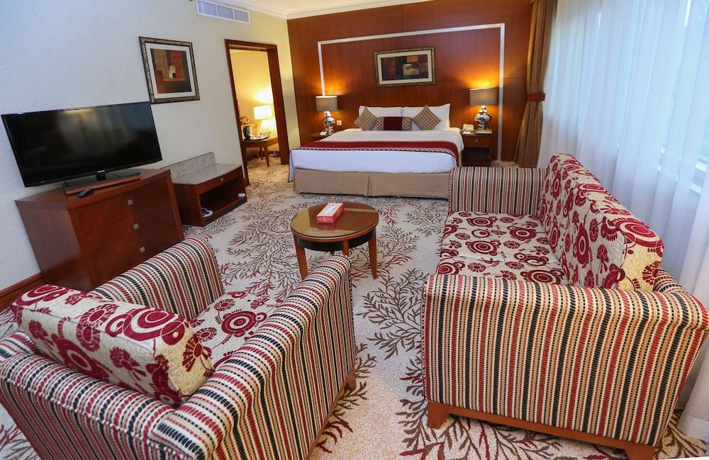 Ramee Royal Hotel- Bur Dubai Room Type - Suite
