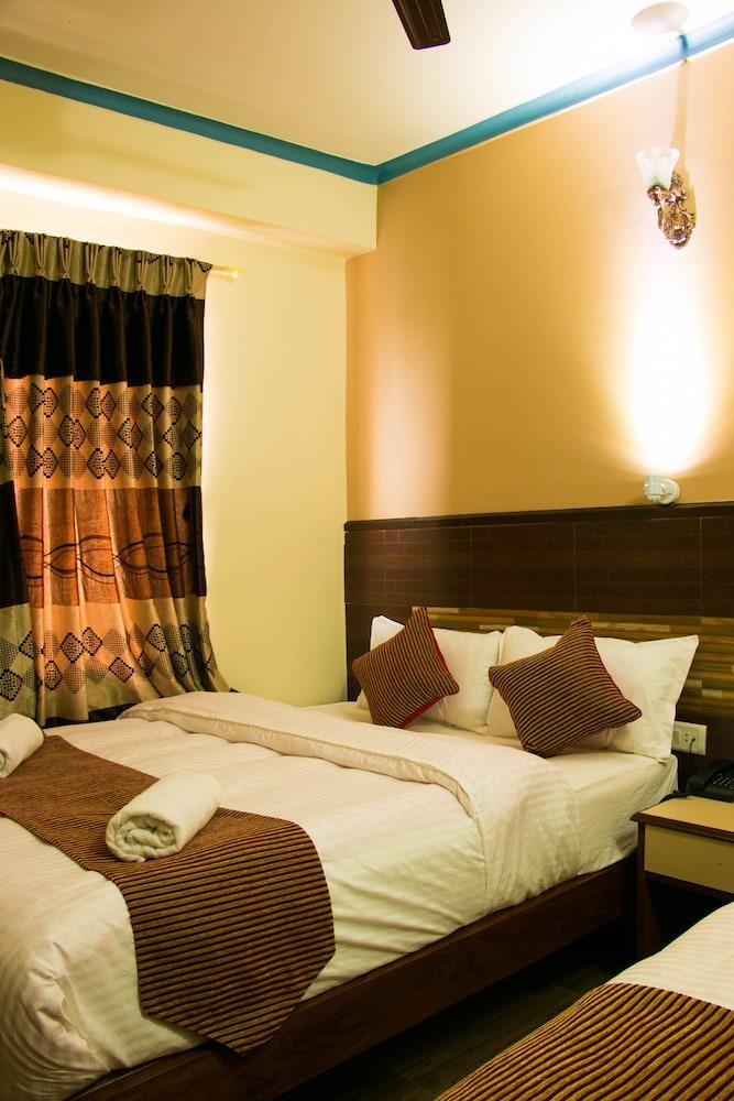Hotel Adam Room Type - Standard Room (Non AC)