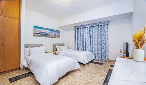 Al Bustan Centre & Residence - Tap to explore photos