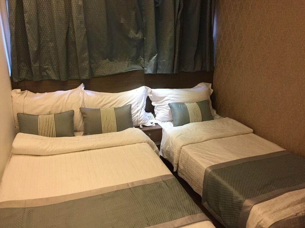 Seasons Hotel - Causeway Bay Room Type - Triple Room