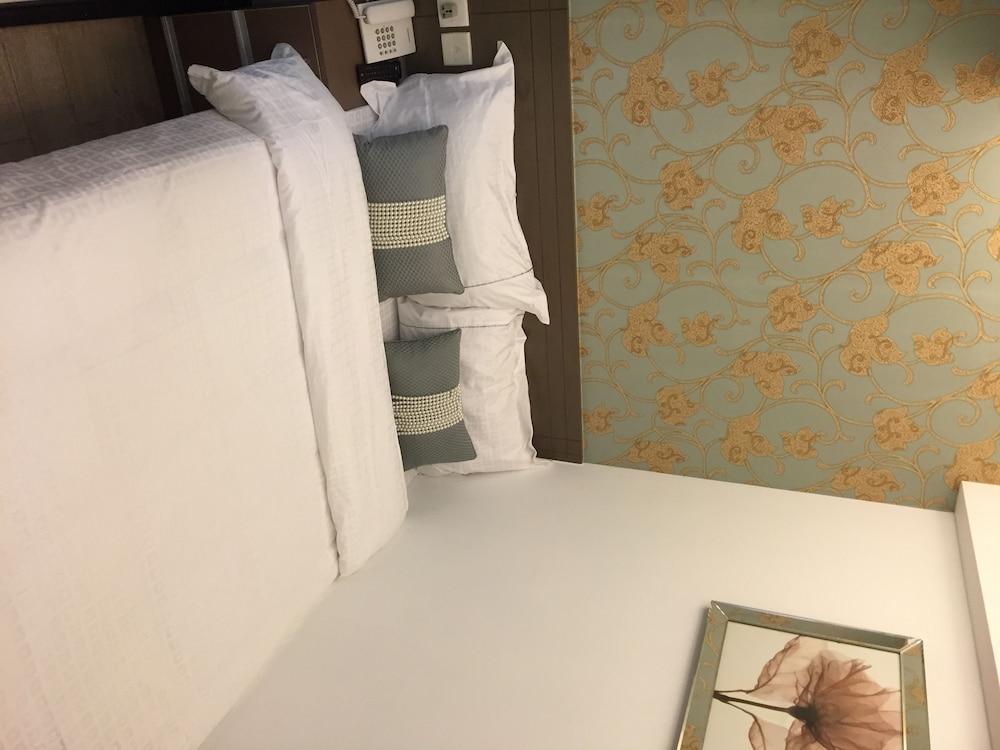 Seasons Hotel - Causeway Bay Room Type - Classic Double Room