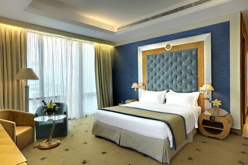 Social Hotel Room Type - Executive Room, Balcony Social Hotel Room Type - Executive Room, Balcony