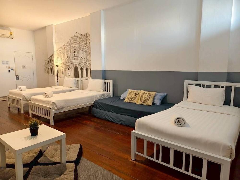 Chino Town at Yaowarat Phuket Room Type - Standard Triple Room
