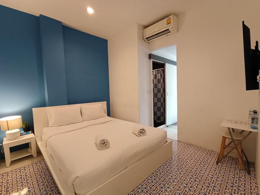 Chino Town at Yaowarat Phuket Room Type - Standard Family 3 People