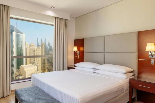 Sheraton The Walk Dubai - Tap to explore photos