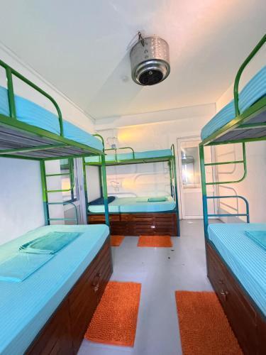 Hostel Republic at Galle Face - Tap to explore photos