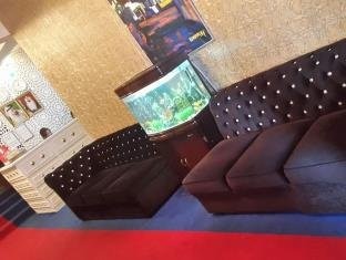 Al Raien Hotel Apartment - Tap to explore photos