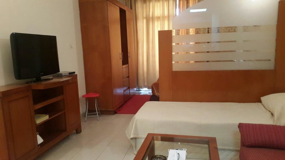 Al Raien Hotel Apartment - Tap to explore photos