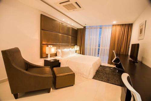 Platinum One Suites - Tap to explore photos
