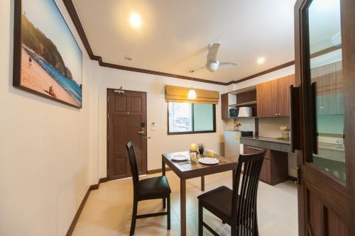 Ratana Hill Patong Room Type - Deluxe Double Room