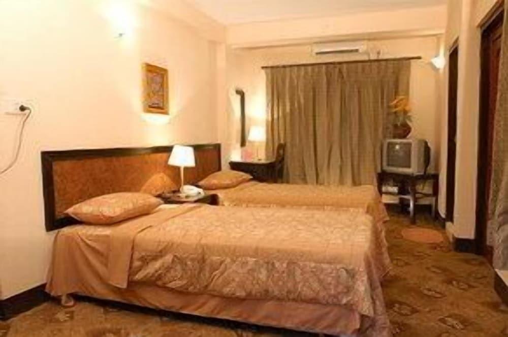 Hotel Northfield Room Type - Deluxe air conditon Double/ Twin Room