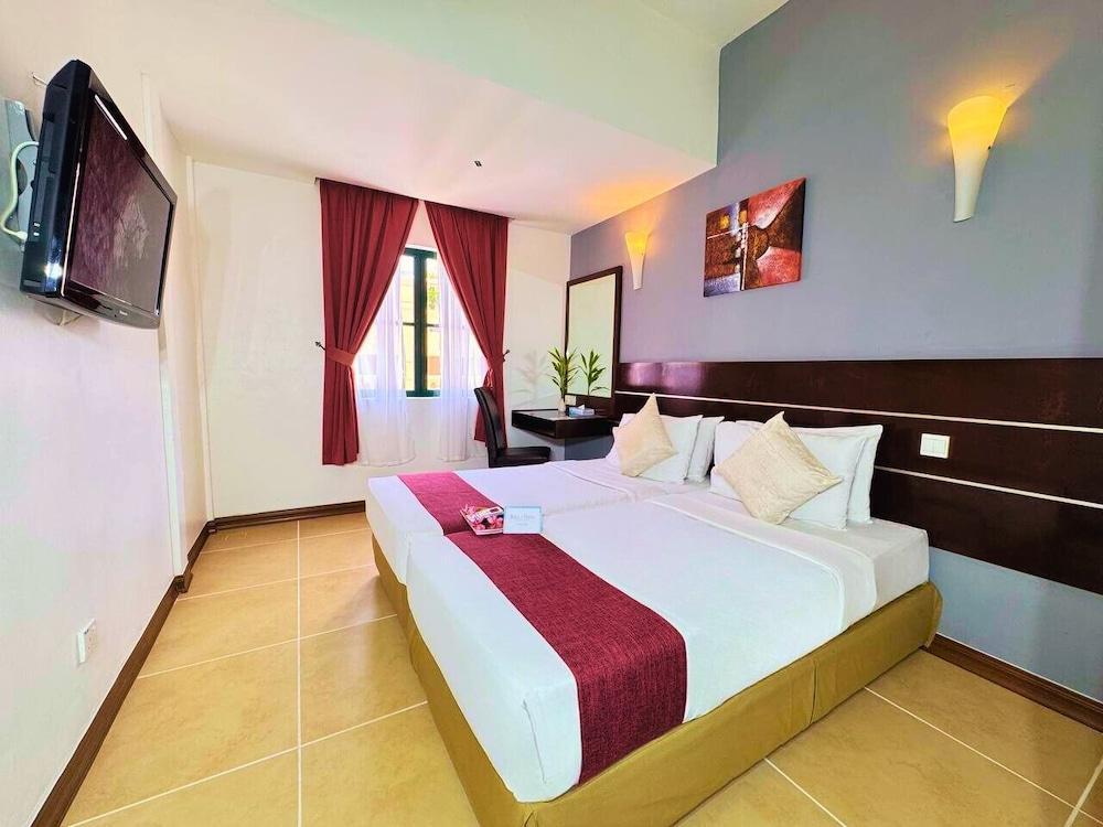 Bella Vista Waterfront Resort Room Type - Deluxe Twin