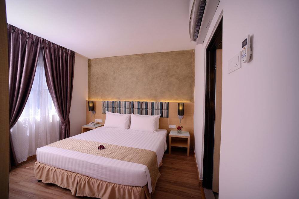 Bella Vista Waterfront Resort Room Type - Family Room