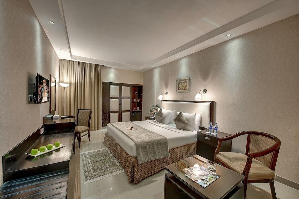 Palm Beach Hotel Bur Dubai - Tap to explore photos