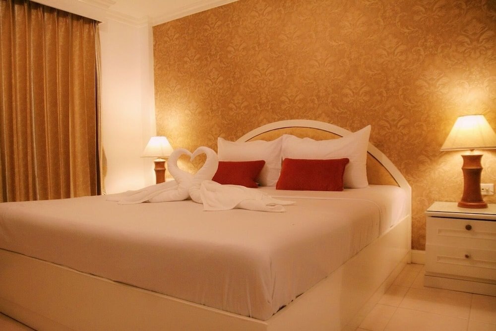 Eurostar International Hotel - Tap to explore photos