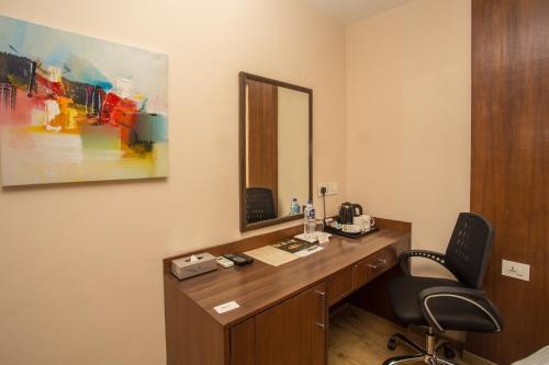 Yatri Suites & Spa - Tap to explore photos