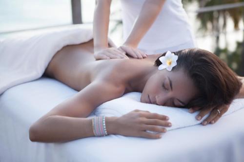 Yatri Suites & Spa - Tap to explore photos