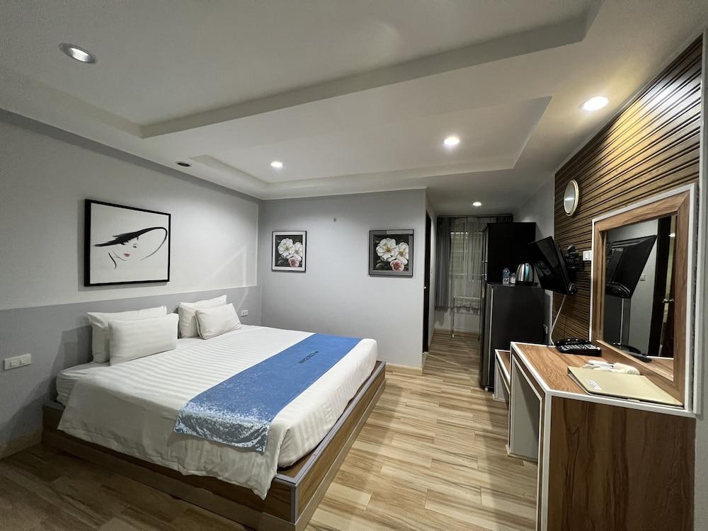 The Beach Front Resort Pattaya Room Type - Standard Double