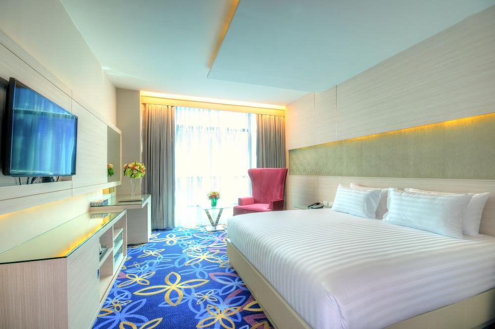 One One Bangkok  Room Type - Standard Double Room