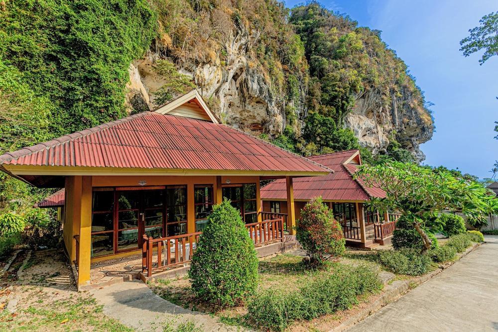 Tonsai Bay Resort - Tap to explore photos