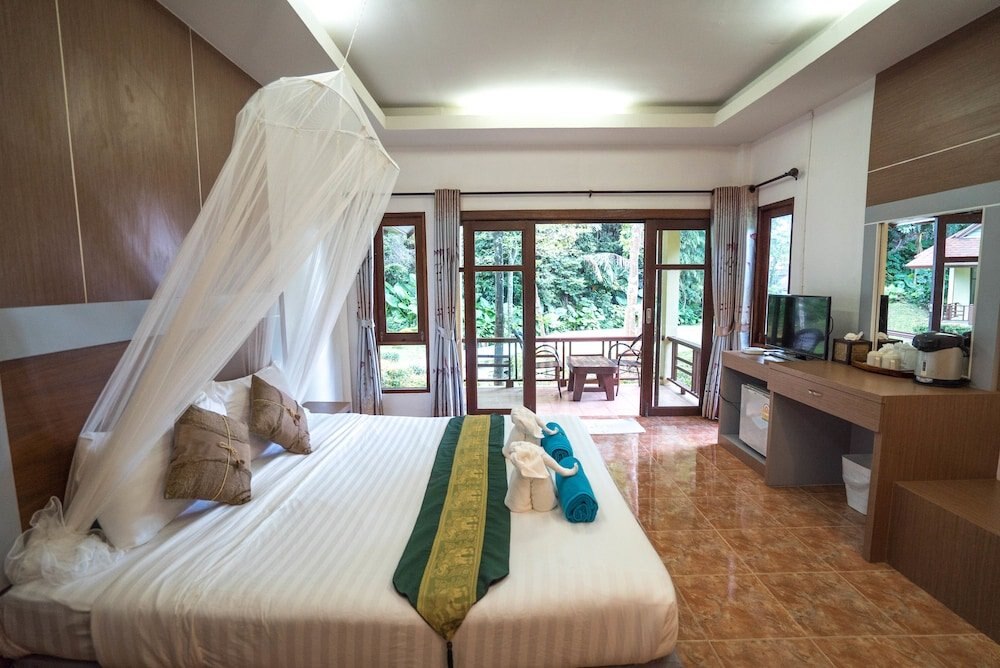 Tonsai Bay Resort Room Type - Deluxe Semi-detached Cottage