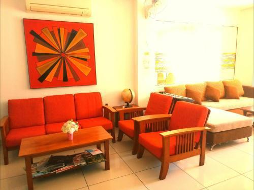 Jomtien Hostel - Tap to explore photos