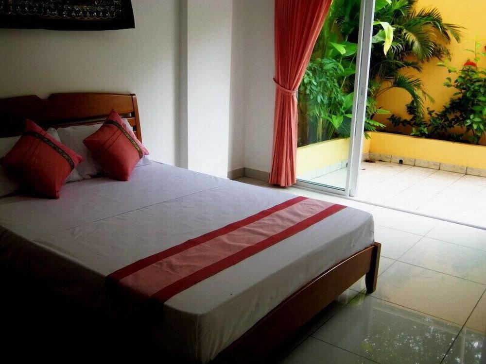 Jomtien Hostel - Tap to explore photos