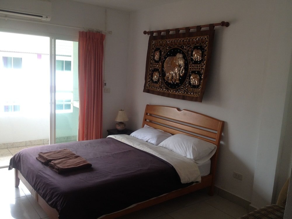 Jomtien Hostel Room Type - Standard Double Room, 1 Double Bed