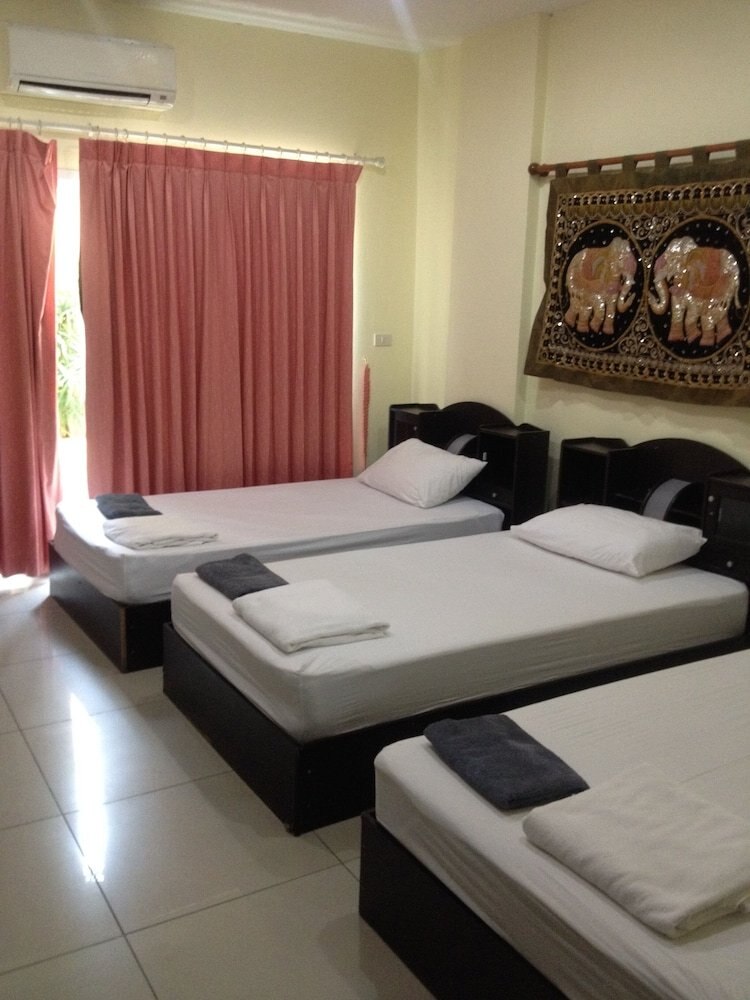 Jomtien Hostel Room Type - Triple Room