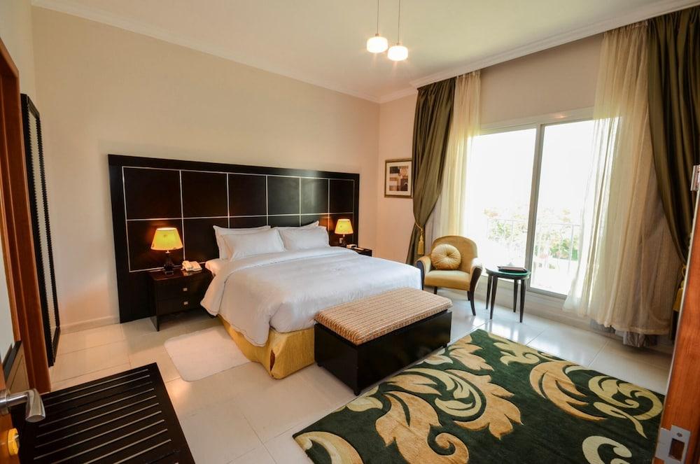 Coral Boutique Villas Room Type - Family Villa, 4 Bedrooms, Garden View, Poolside