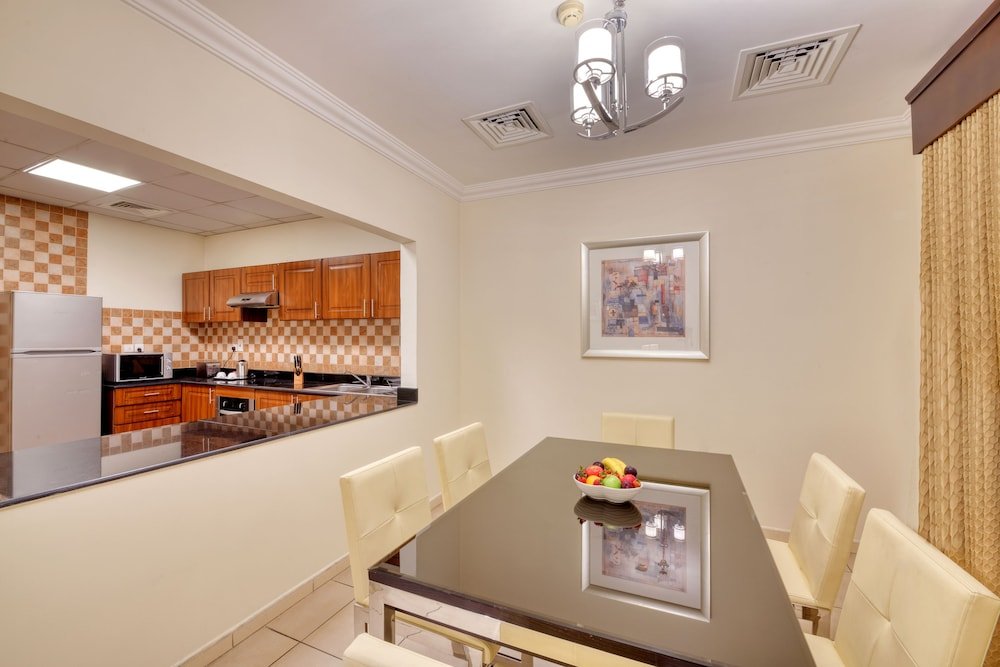Pearl Marina Hotel Apartments - Tap to explore photos