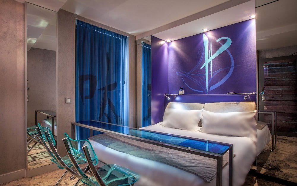 Apostrophe Hotel Room Type - Standard double room (with massaging jet shower)