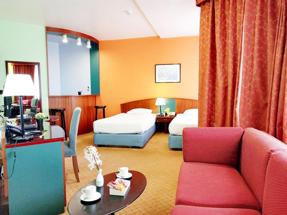 Al Diar Dana Hotel - Tap to explore photos