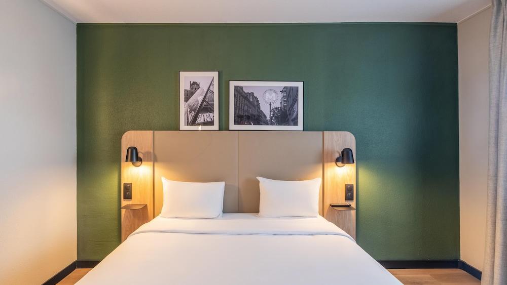 Campanile Roissy Room Type - Standard Room, 1 Queen Bed