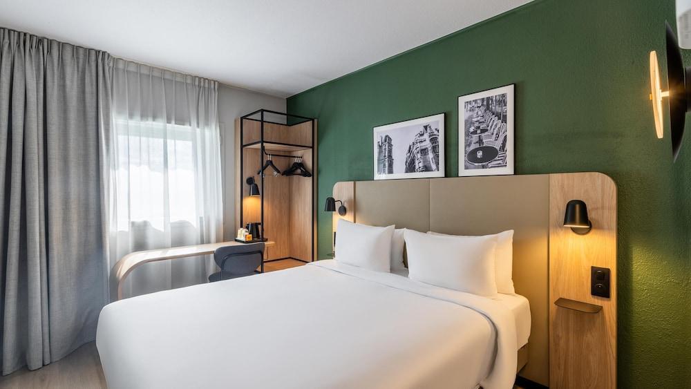 Campanile Roissy Room Type - Standard Room, 1 Queen Bed