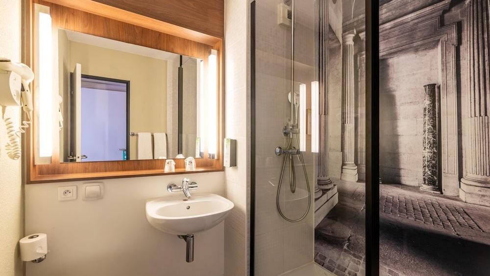 Campanile Roissy Room Type - Standard Room, 2 Twin Beds