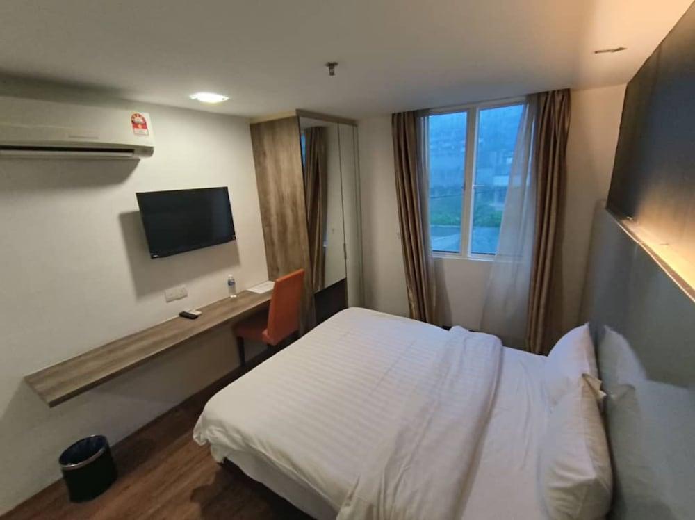 Sakura Elite Kuala Lumpur Room Type - Deluxe Queen Room - With Window