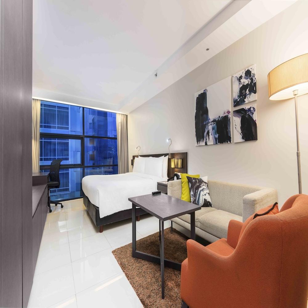 Maitria Hotel Sukhumvit 18, A Chatrium Collection Room Type - Studio Standard (Floor 2-4)
