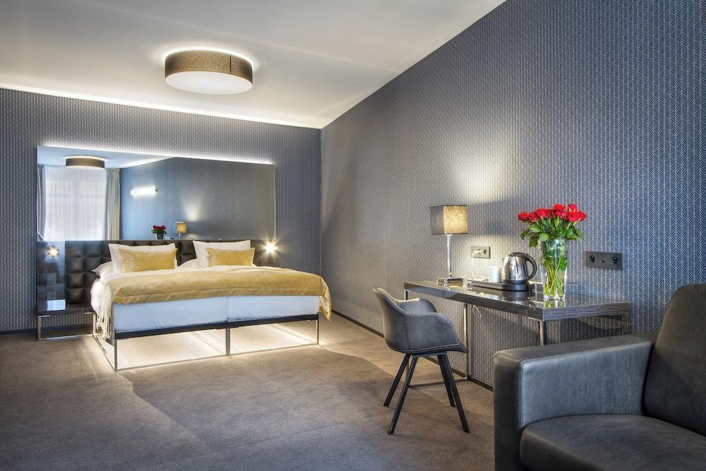 Hotel Mucha Room Type - Deluxe Double Room