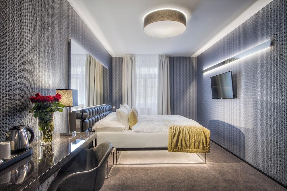 Hotel Mucha Room Type - Standard Double Room Hotel Mucha Room Type - Standard Double Room