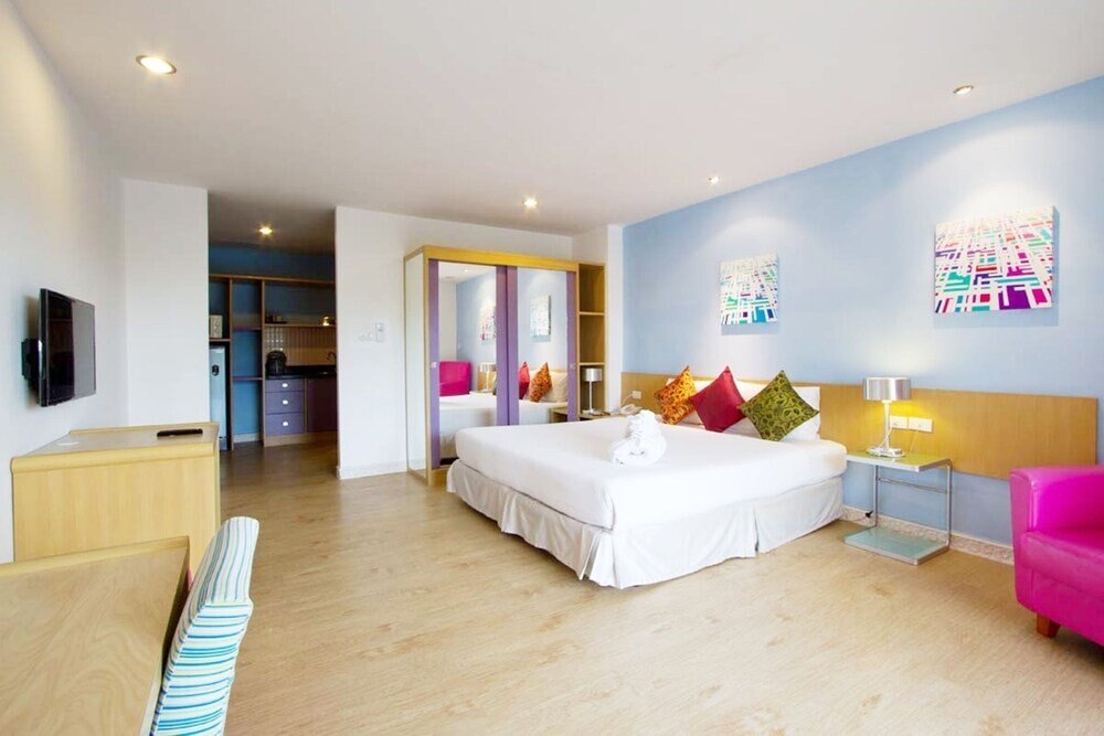 Best Bella Pattaya Room Type - Deluxe Standard Room Balcony and Kitchenett Best Bella Pattaya Room Type - Deluxe Standard Room Balcony and Kitchenett